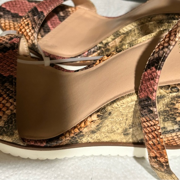 JLO JENNIFER LOPEZ Jaycie Wedge Sandal - Picture 4 of 5